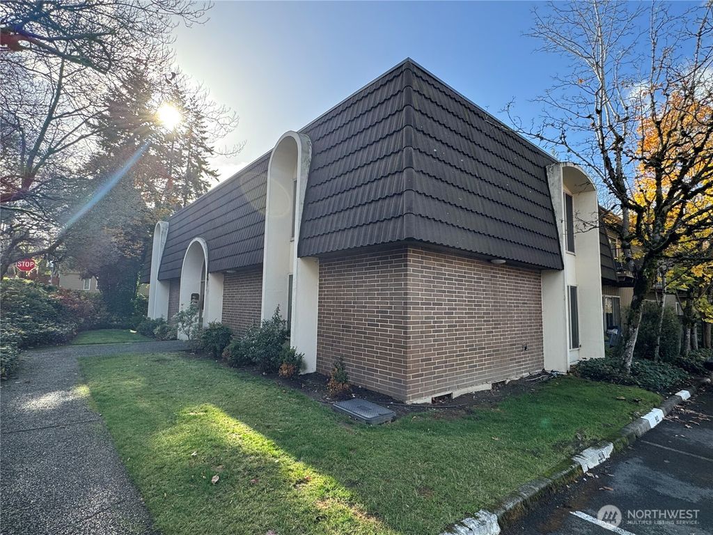 Photo of 11004 NE 68th Street #910, Kirkland, WA 98033 (MLS # 2454194)