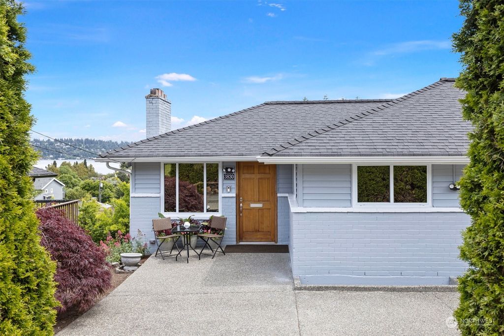 Photo of 3830 41st Avenue S, Seattle, WA 98118 (MLS # 2252318)
