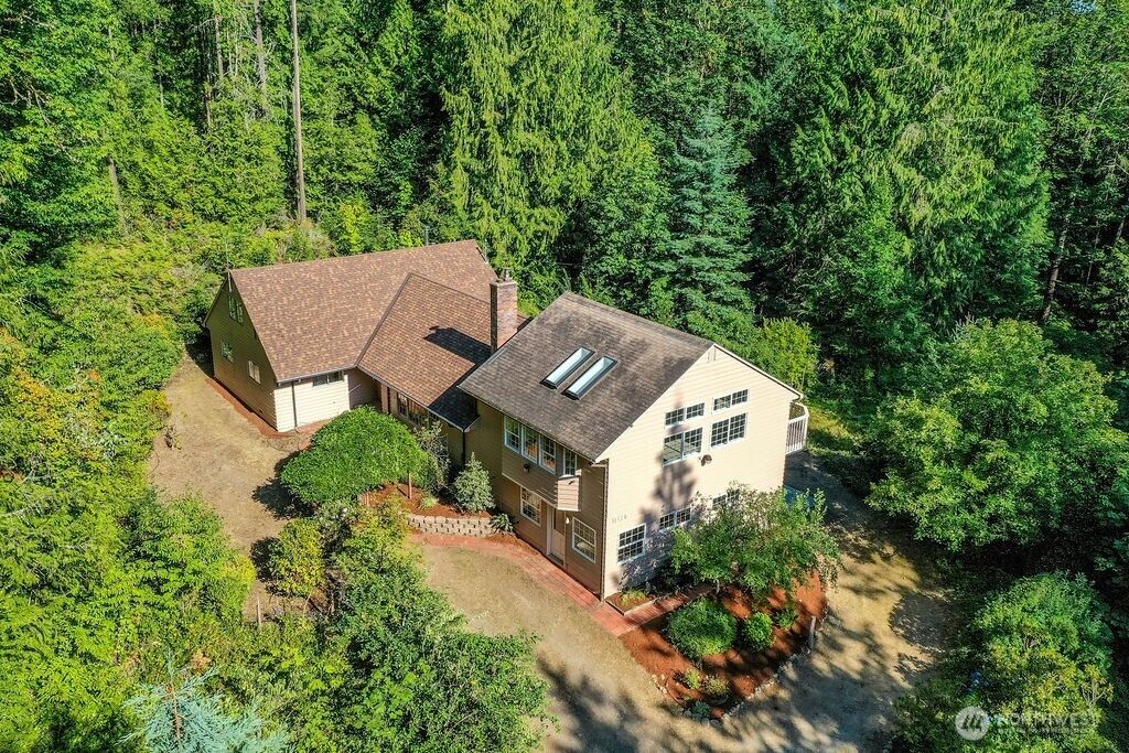 Photo of 13420 252nd Avenue SE, Issaquah, WA 98027 (MLS # 2412093)