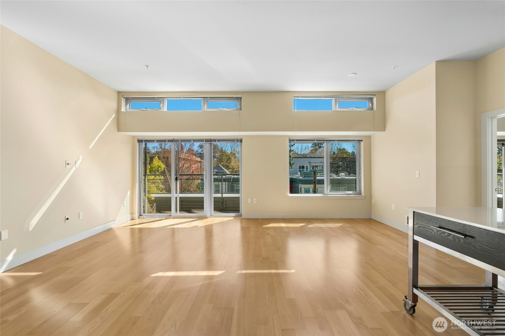 530 Broadway E 325