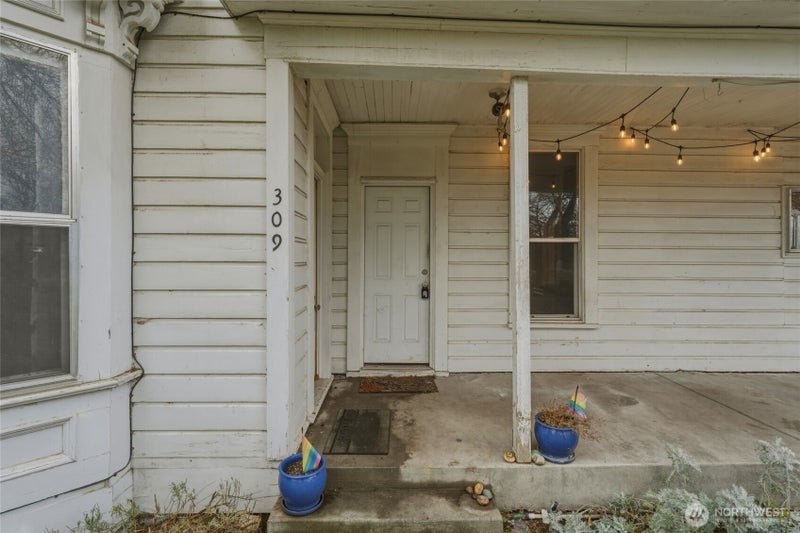309 E Cherry Street