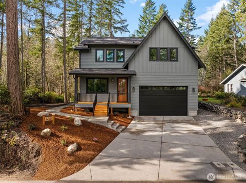 Photo of 630 8th Avenue, Fox Island, WA 98333 (MLS # 2482999)