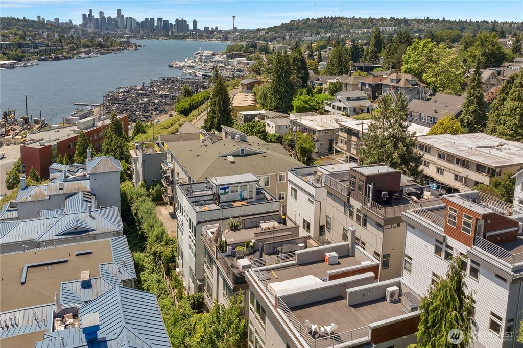 Photo of 3940 B 1st Avenue NE, Seattle, WA 98105 (MLS # 2396068)