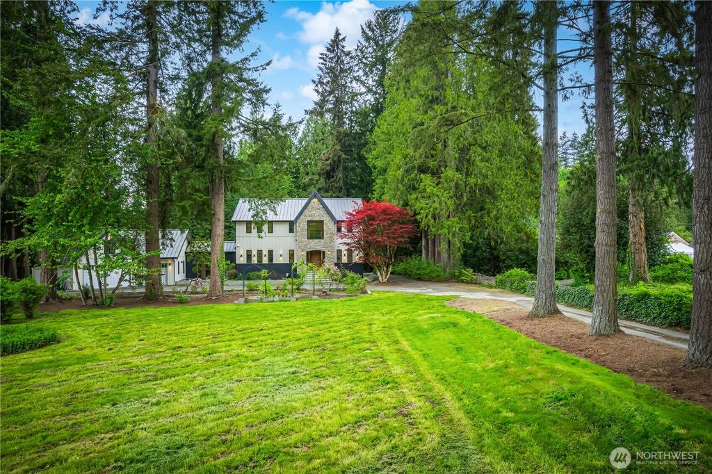Photo of 12607 Avondale Road NE, Redmond, WA 98052 (MLS # 2376424)