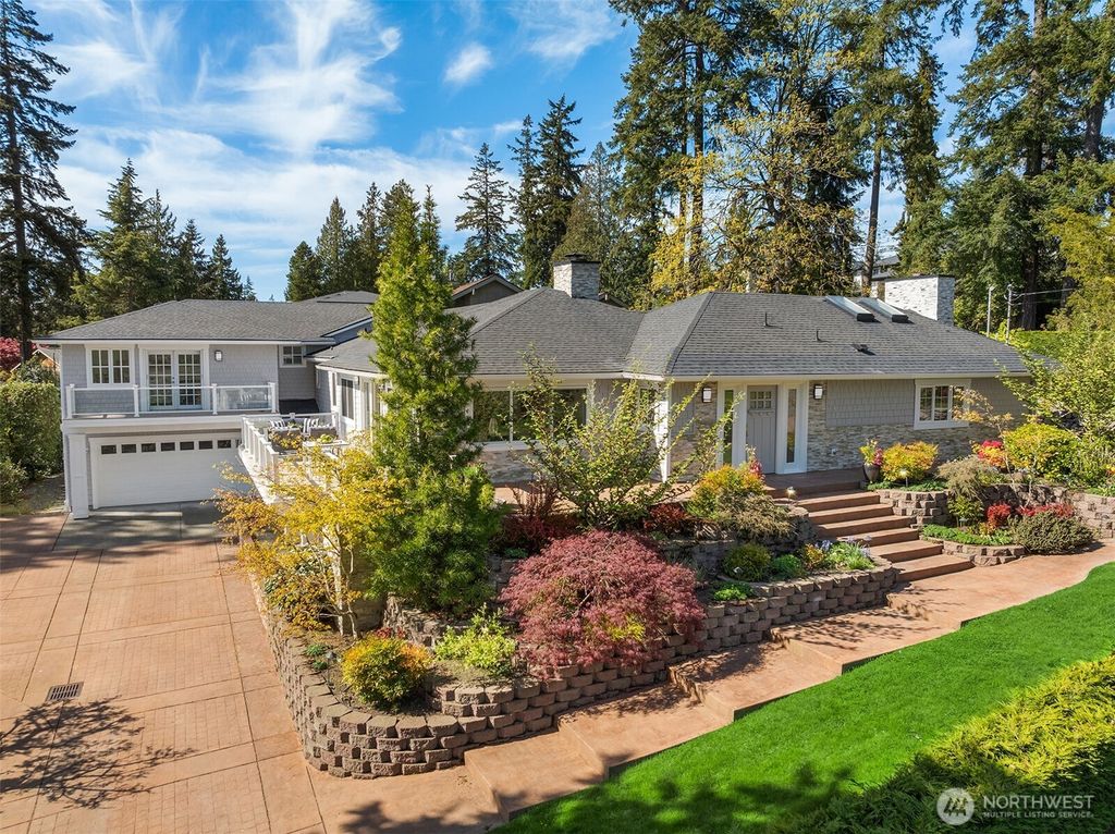 Photo of 29 94th Avenue NE, Bellevue, WA 98004 (MLS # 2428884)