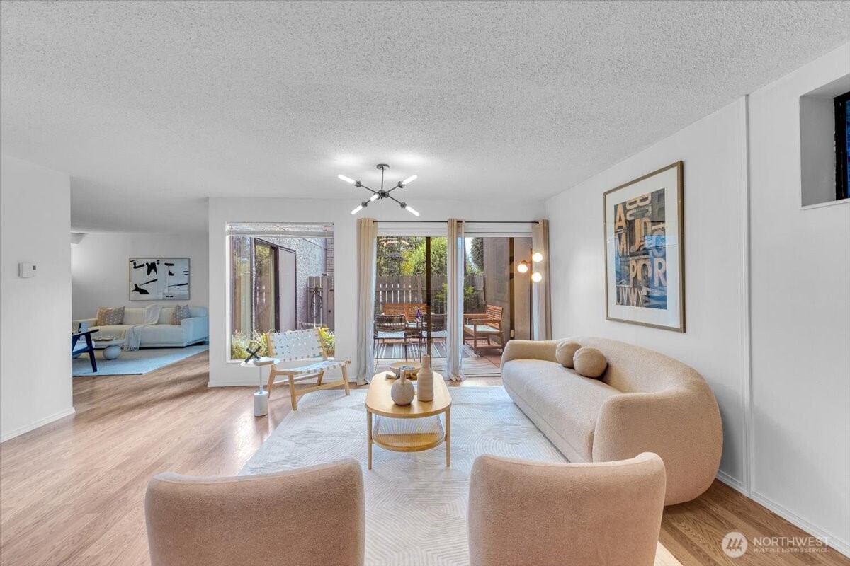 654 W Olympic Place 101