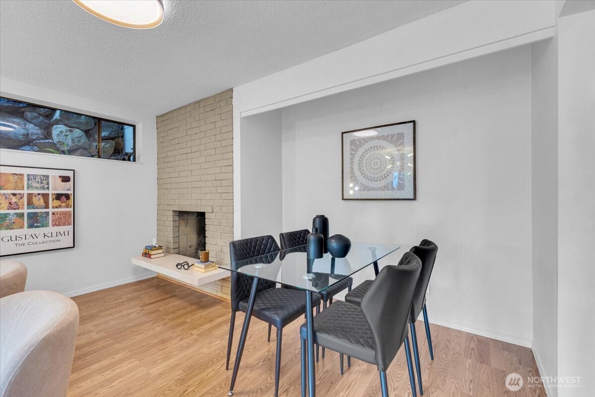 654 W Olympic Place 101