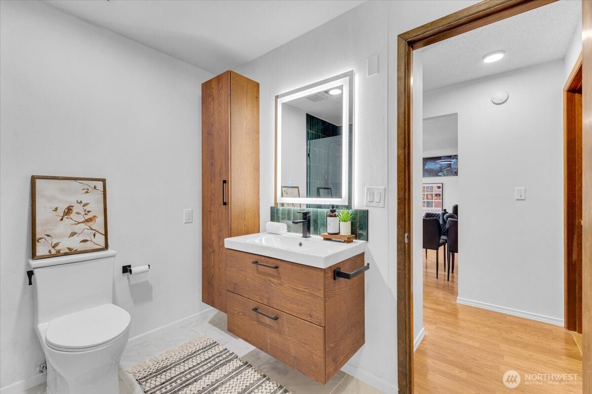 654 W Olympic Place 101