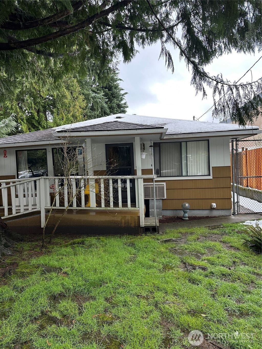 Photo of 7033 S 116th Place, Seattle, WA 98178 (MLS # 2492902)
