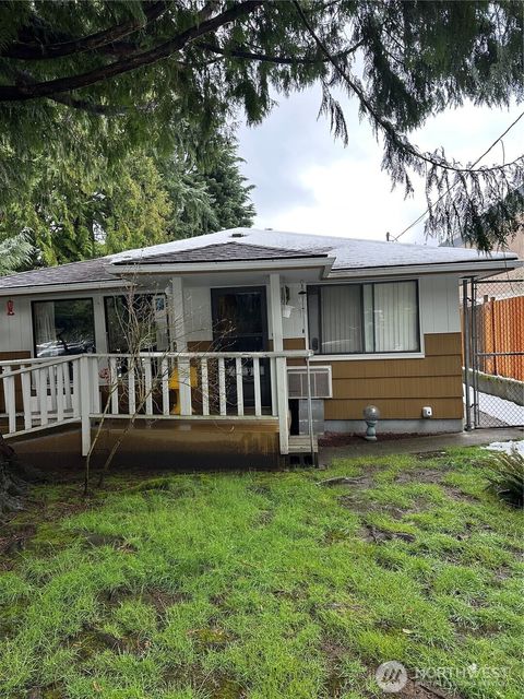 Photo of 7033 S 116th Place, Seattle, WA 98178 (MLS # 2492902)