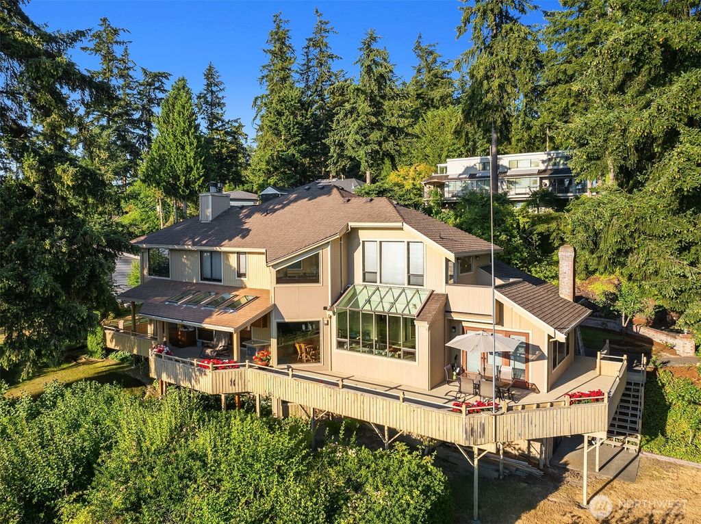 Photo of 2201 190th Place SE, Sammamish, WA 98075 (MLS # 2349508)
