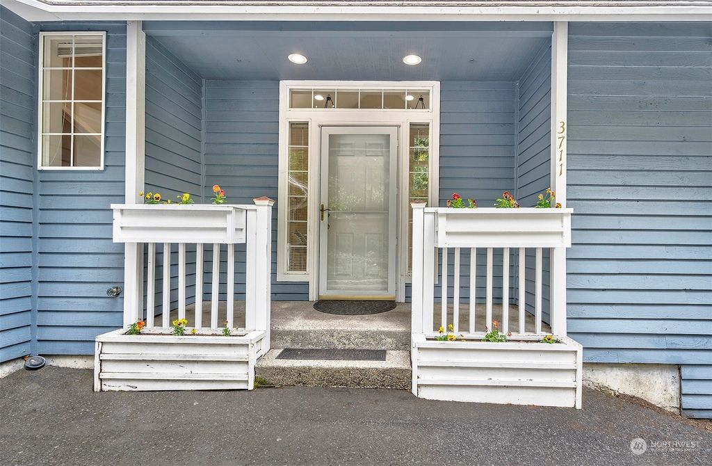 Photo of 3711 289th Avenue NE, Redmond, WA 98053 (MLS # 2162582)