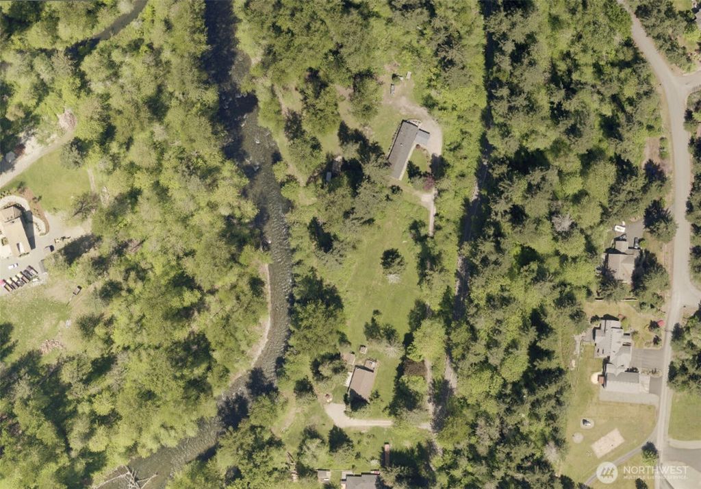 Photo of 21999 Dorre Don Way SE, Maple Valley, WA 98038 (MLS # 2471590)