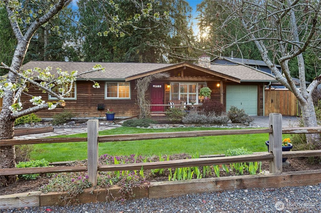 Photo of 17611 197th Avenue NE, Woodinville, WA 98077 (MLS # 2494769)