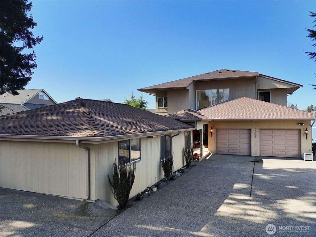 Photo of 14303 SE 266th Street, Kent, WA 98042 (MLS # 2407019)