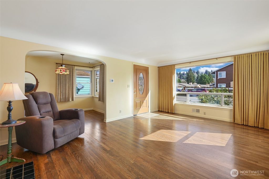 Photo of 111 R Street SE, Auburn, WA 98002 (MLS # 2490727)