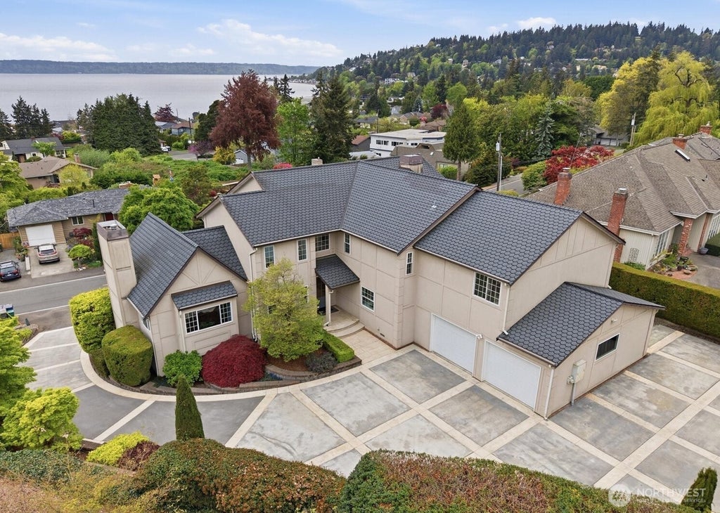 Photo of 18124 Riviera Place SW, Normandy Park, WA 98166 (MLS # 2511077)