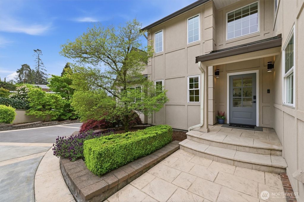 Photo of 18124 Riviera Place SW, Normandy Park, WA 98166 (MLS # 2511077)