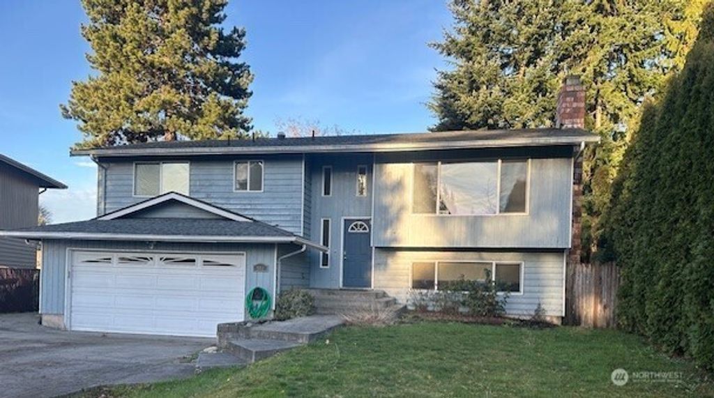 Photo of 901 94th Street SE, Everett, WA 98208 (MLS # 2423925)