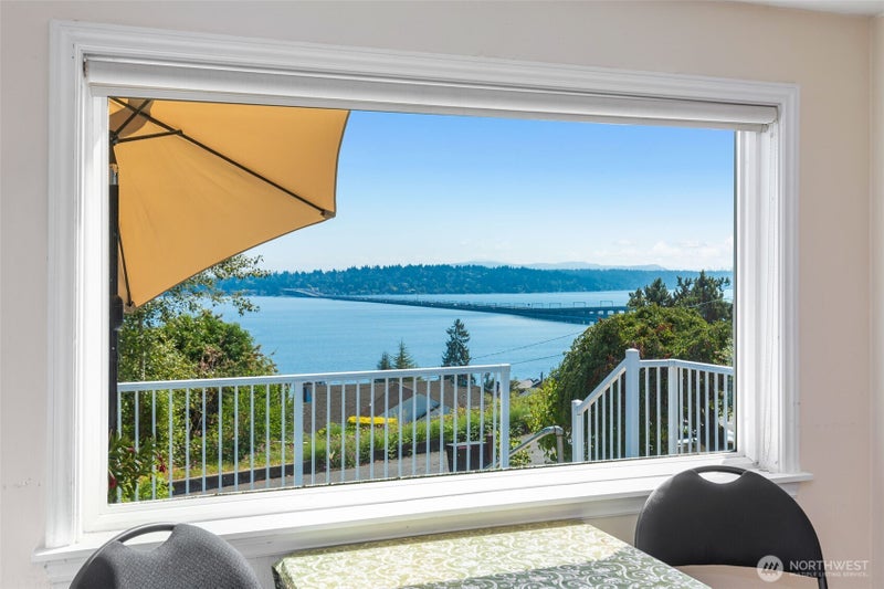 927 Lake Washington Blvd S