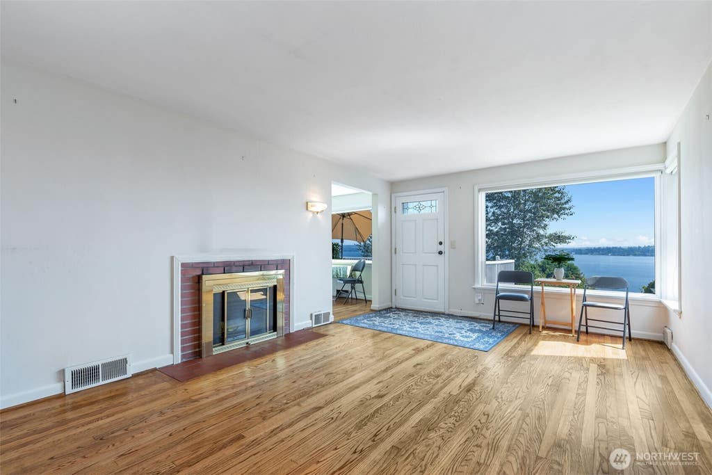 Photo of 927 Lake Washington Blvd BLVD S, Seattle, WA 98144 (MLS # 2559112)