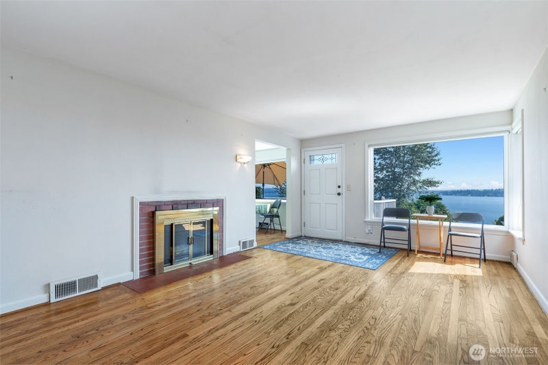 927 Lake Washington Blvd S