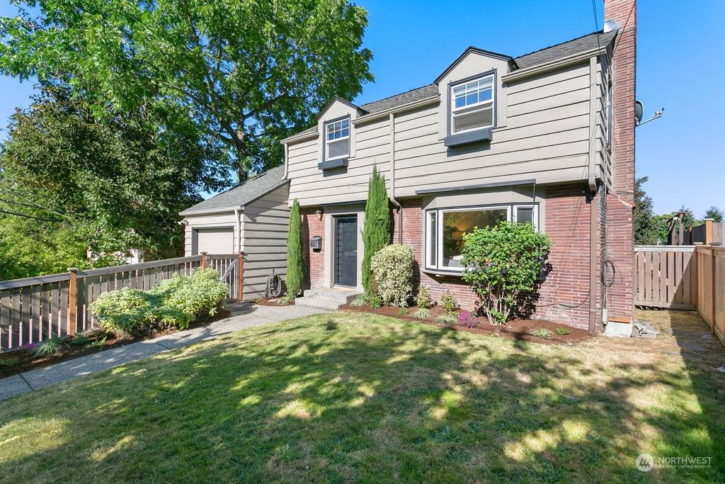 Photo of 7350 19th Avenue NE, Seattle, WA 98115 (MLS # 2272316)