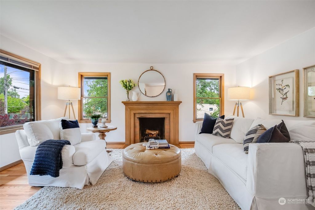 Photo of 5200 S Cloverdale Place, Seattle, WA 98118 (MLS # 2127024)