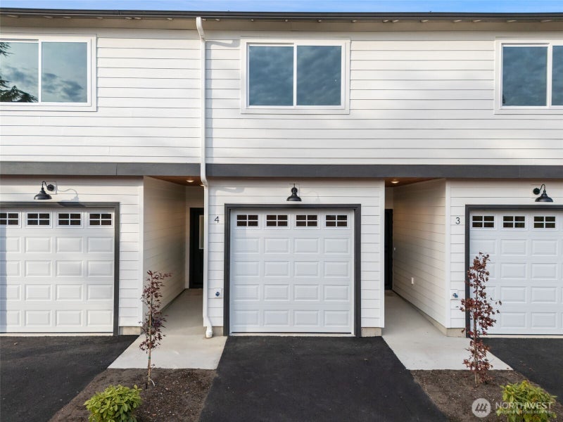669 W Hendrickson 4