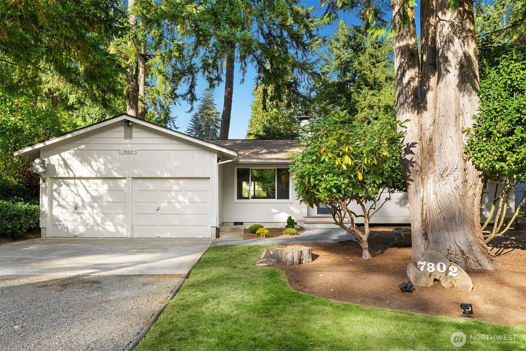 7802 NE 140th Place