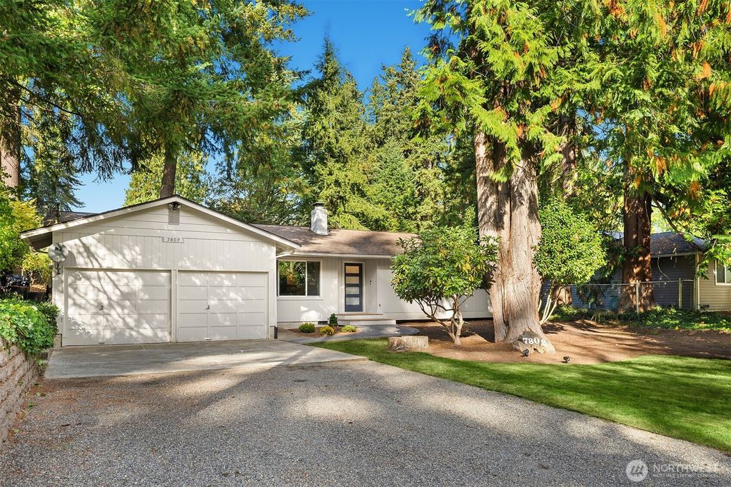 Photo of 7802 NE 140th Place, Kirkland, WA 98034 (MLS # 2449102)