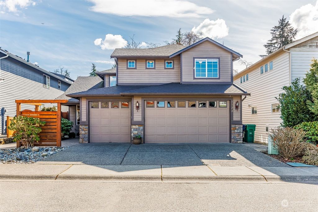 Photo of 1922 145th Street SW, Lynnwood, WA 98087 (MLS # 2044634)