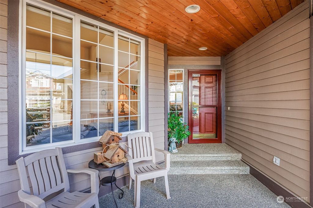 Photo of 1922 145th Street SW, Lynnwood, WA 98087 (MLS # 2044634)