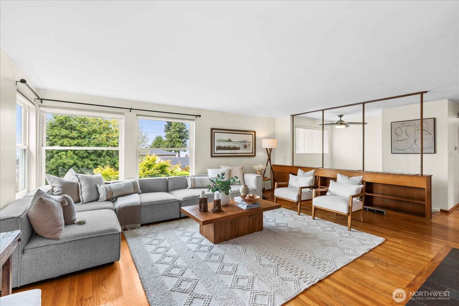 206 8th Avenue N
