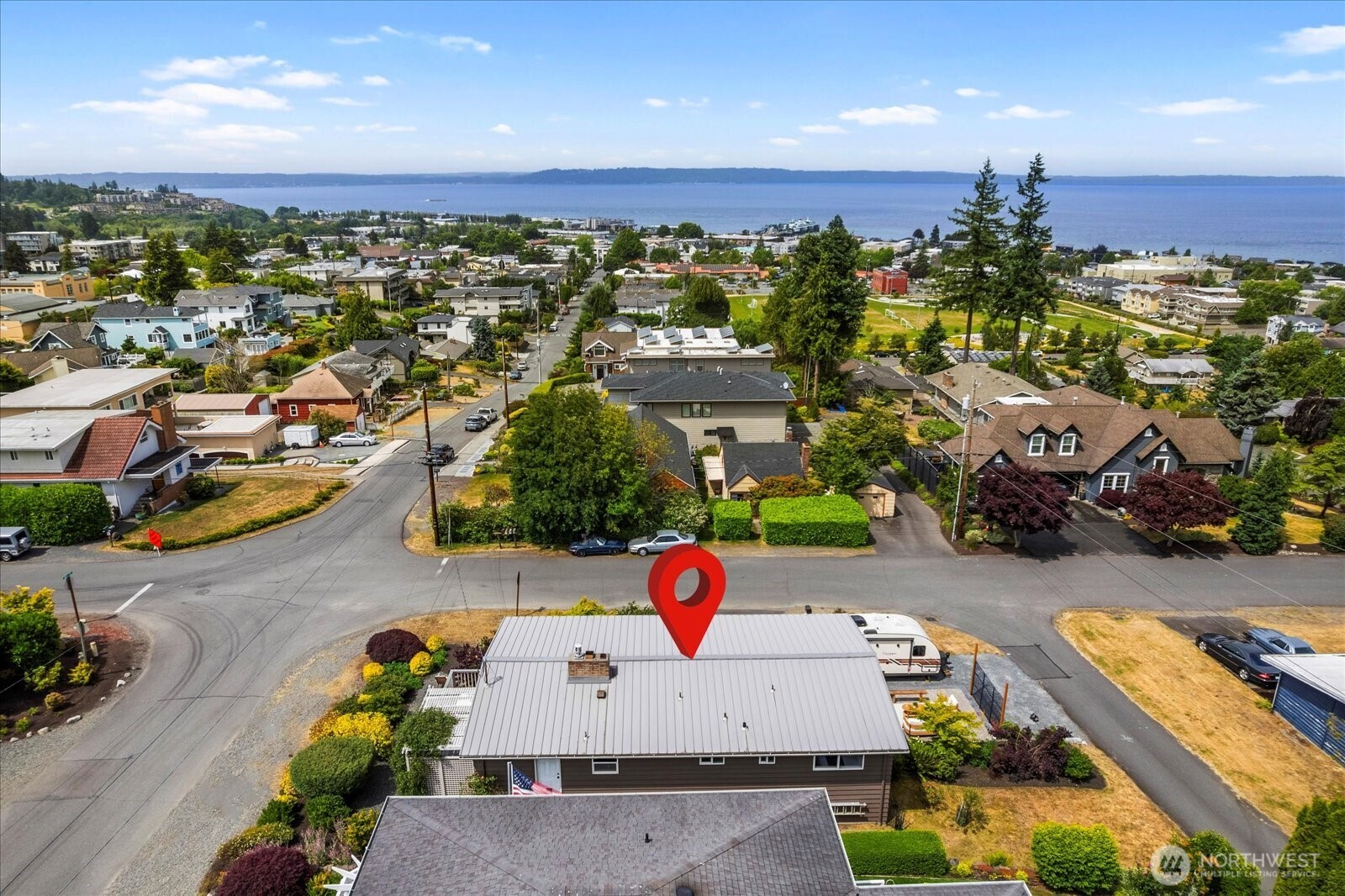 206 8th Avenue N