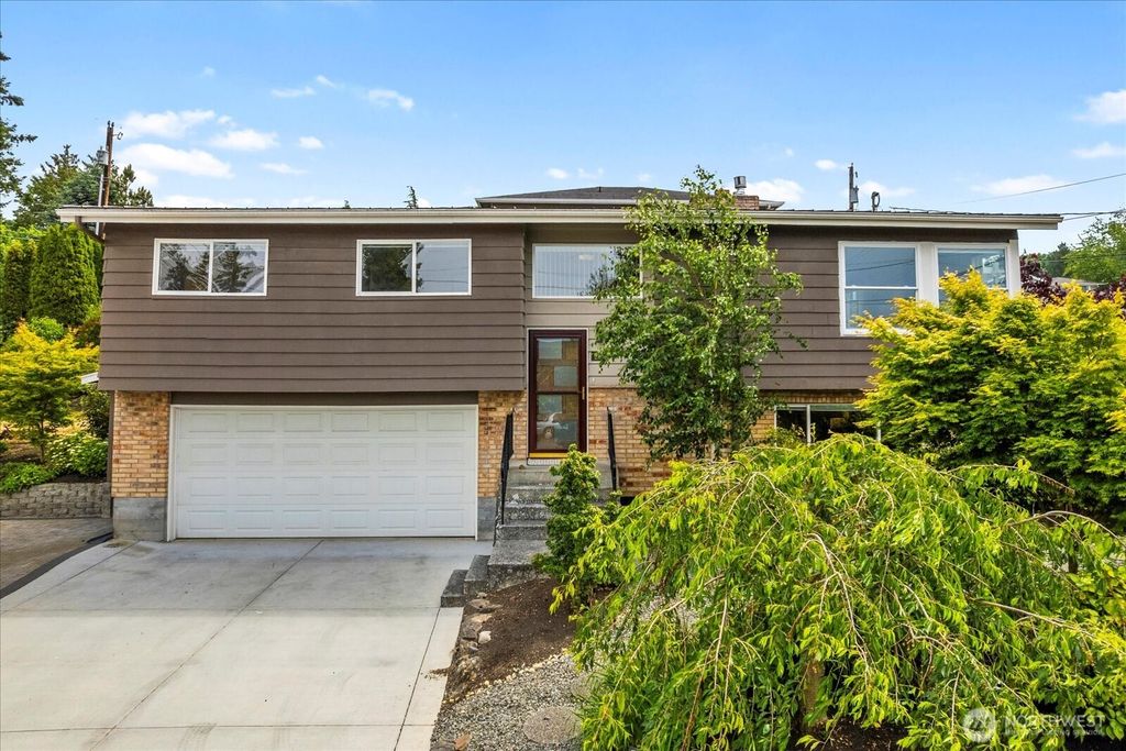 Photo of 206 8th Avenue N, Edmonds, WA 98020 (MLS # 2392186)
