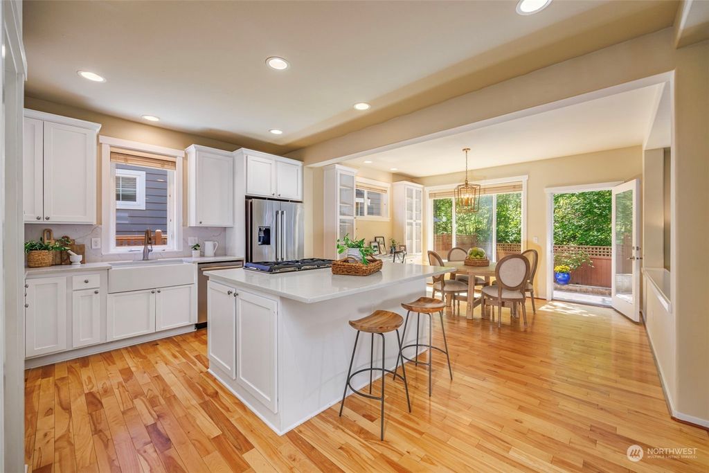 Photo of 2869 NE Logan Street, Issaquah, WA 98029 (MLS # 2071876)