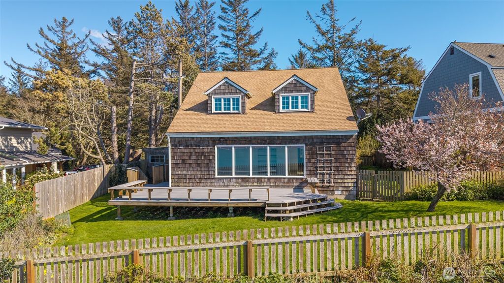 Photo of 1369 Chatham Lane, Oak Harbor, WA 98277 (MLS # 2496545)