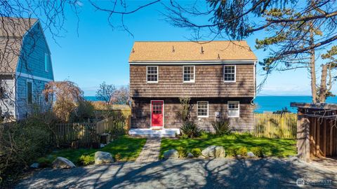 Photo of 1369 Chatham Lane, Oak Harbor, WA 98277 (MLS # 2496545)