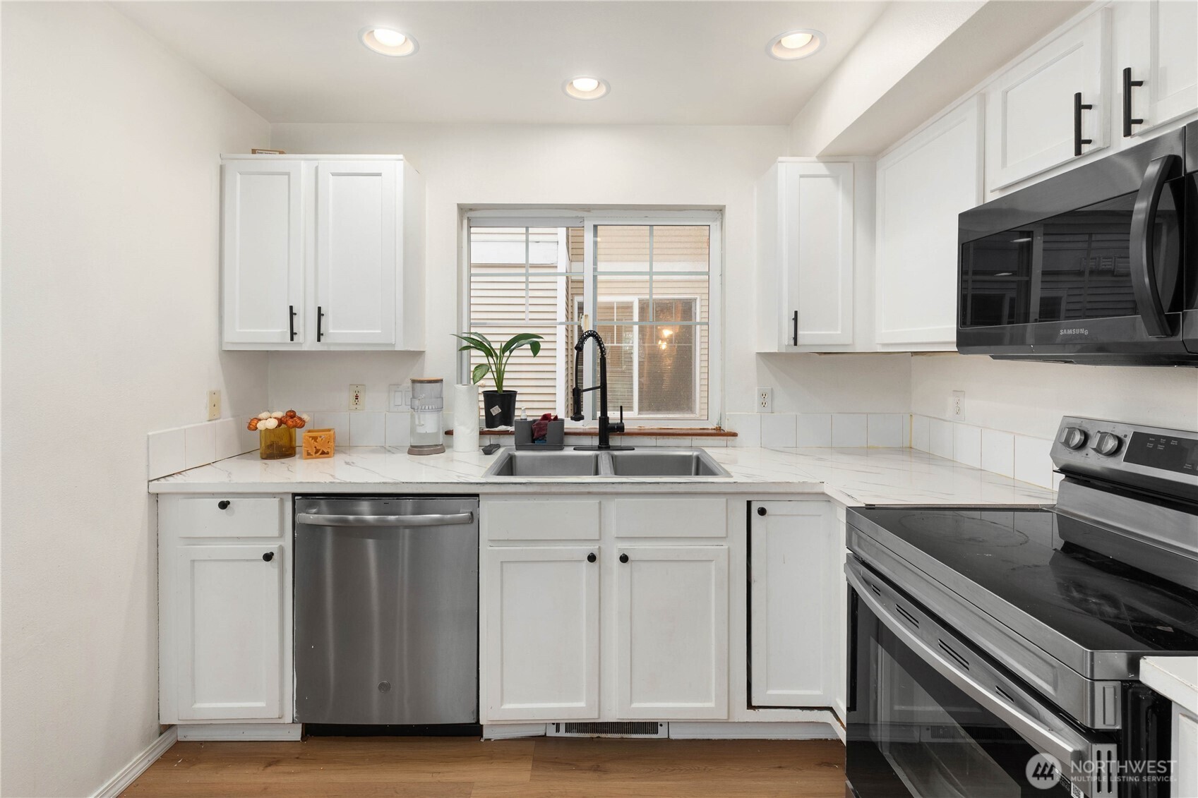 8521 Midvale Avenue N B