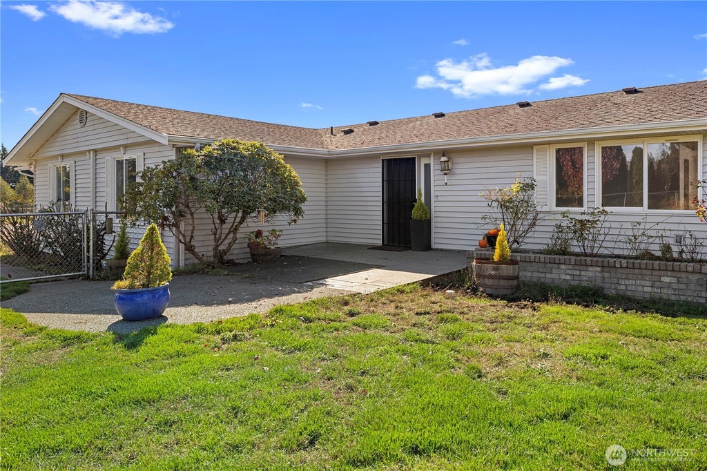 Photo of 10888 Wilson Lane, Mount Vernon, WA 98273 (MLS # 2587916)