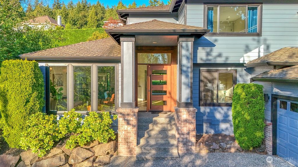 Photo of 15302 102nd Avenue NE, Bothell, WA 98011 (MLS # 2264613)