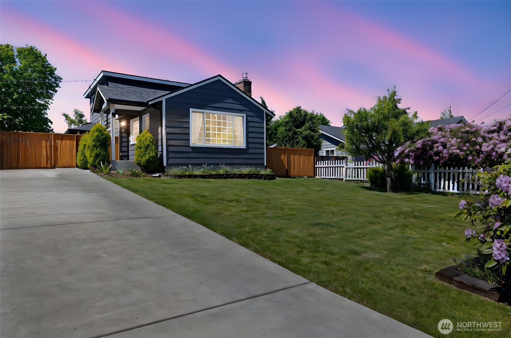 3342 Greenwood Avenue W