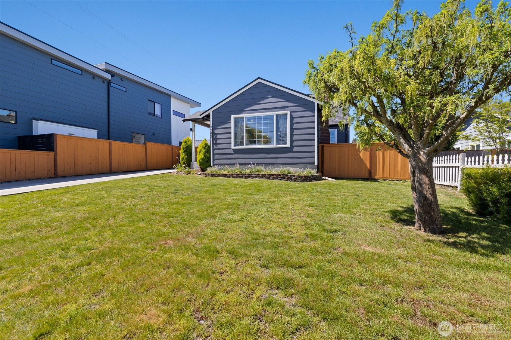 3342 Greenwood Avenue W