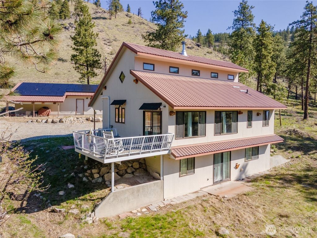 Photo of 241 Chickadee Mountain Lane, Chelan, WA 98816 (MLS # 2493426)