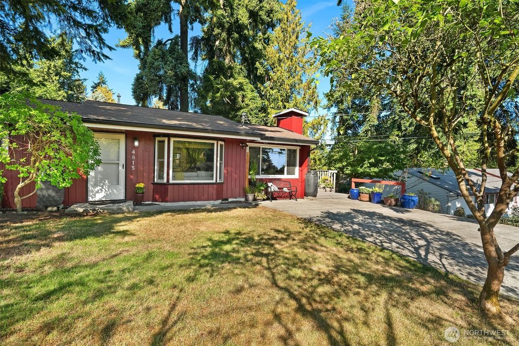 Photo of 4815 244th Street SW, Mountlake Terrace, WA 98043 (MLS # 2434546)