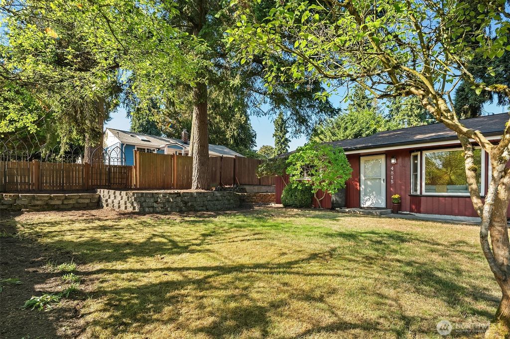 Photo of 4815 244th Street SW, Mountlake Terrace, WA 98043 (MLS # 2434546)