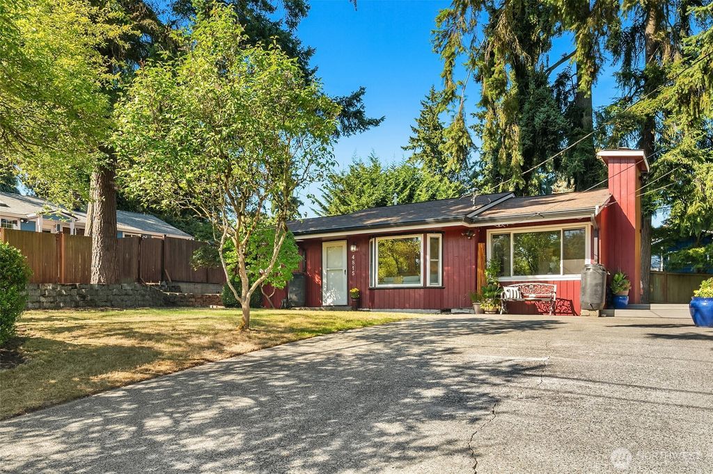 Photo of 4815 244th Street SW, Mountlake Terrace, WA 98043 (MLS # 2434546)