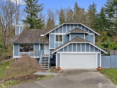 Photo of 1112 S 23rd Street, Renton, WA 98055 (MLS # 2490741)