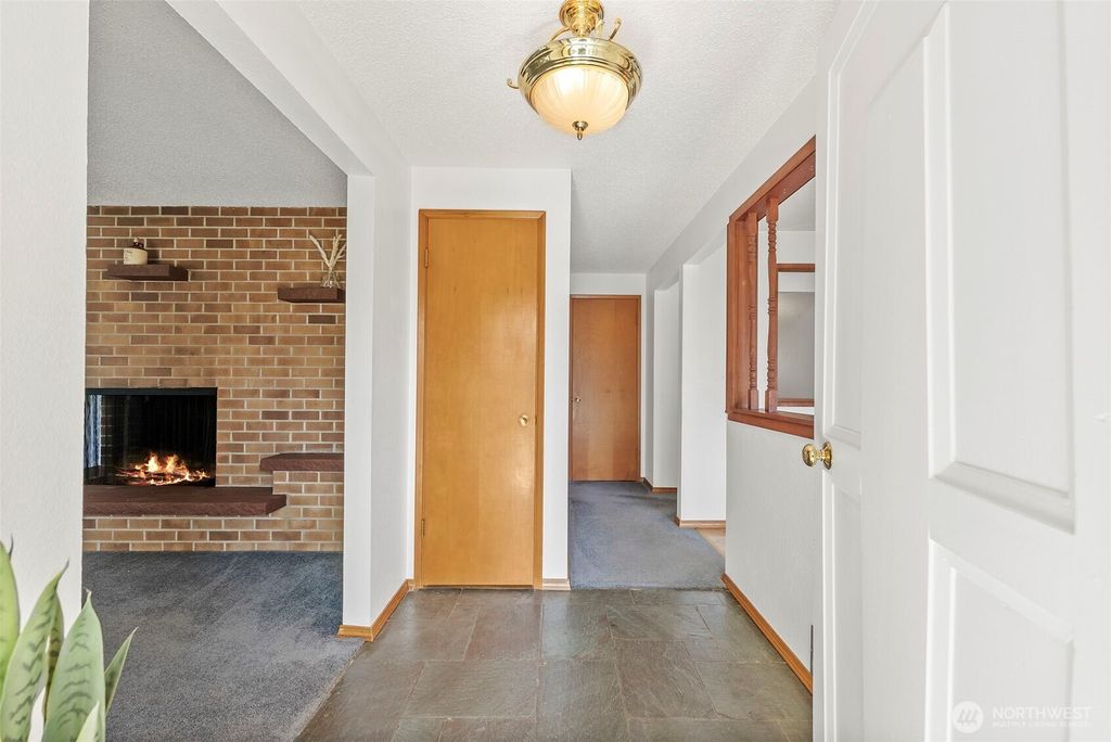 Photo of 10425 123rd Street Ct E, Puyallup, WA 98374 (MLS # 2498372)